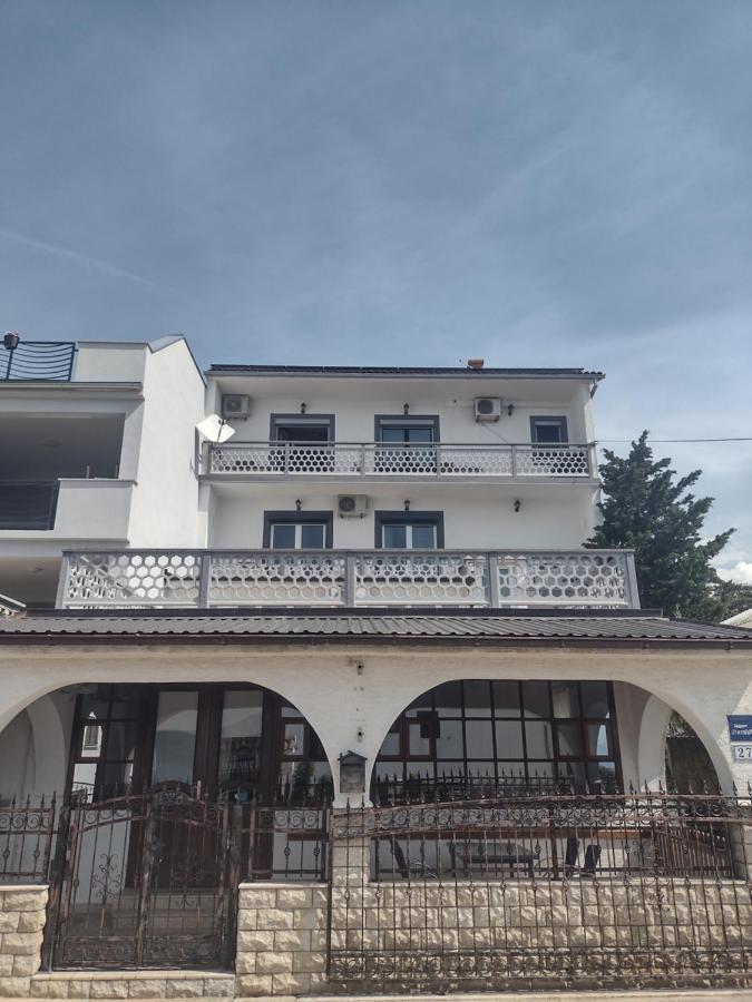 Apartments Vita Novi Vinodolski Exteriör bild