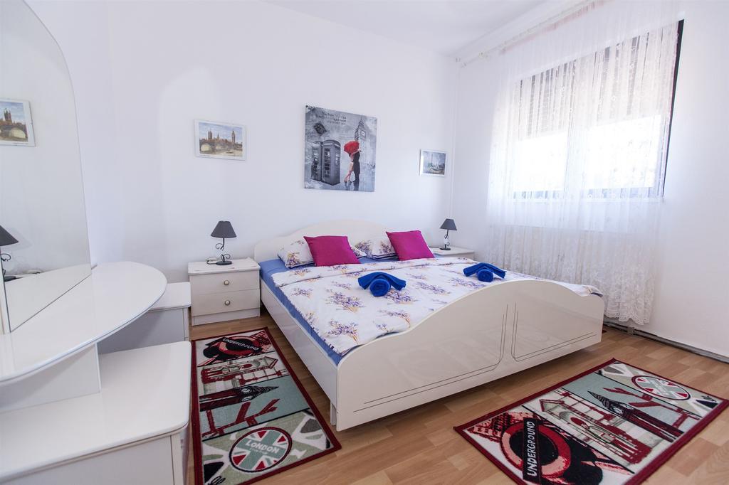 Apartments Vita Novi Vinodolski Rum bild