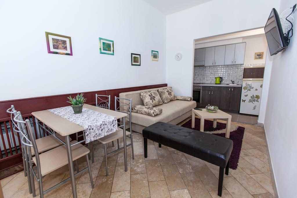 Apartments Vita Novi Vinodolski Rum bild
